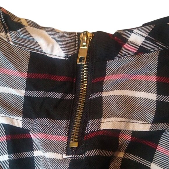 DISNEY, PLAID SKIRT, COLOR: BLACK, WHITE, RED: SIZE: 3 - Picture 4 of 9